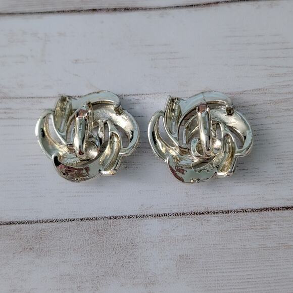 Vintage Clip On Earrings - Statement Gold Tone - Fair Condition - Picture 8 of 8